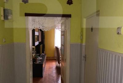 Vand casa la Nadrag zona linistita foarte aproape de centru - 2