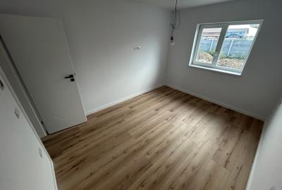 Duplex cu 4 camere cu Canalizare în Moșnița Nouă - 4