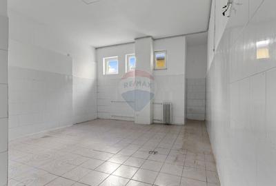 Spațiu comercial, de 100 mp, în P-ța Gării - 10