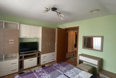 Apartament cu 3 camere decomandat în 1 Mai - 2