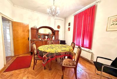 Casă cu 9 camere cu Garaj în P-ța Unirii - 8
