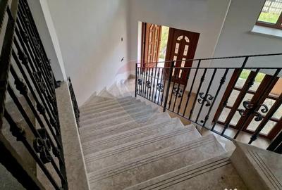 Casă cu 5 camere cu Teren 465 Mp în Dărmănești - 3