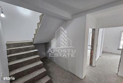 Casă cu 4 camere în Central