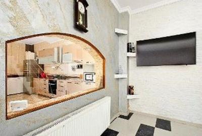 Casa P+1E si teren 370 mp, singur in curte - Piata Centrala - 28