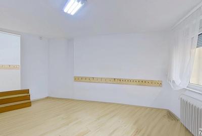 Casă cu 10 camere cu Canalizare în Barbu Văcărescu - 15