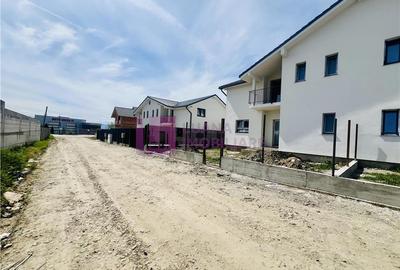 Duplex cu 5 camere cu Canalizare în Șura Mare - 3