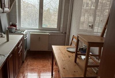 Apartament decomandat în Apusului