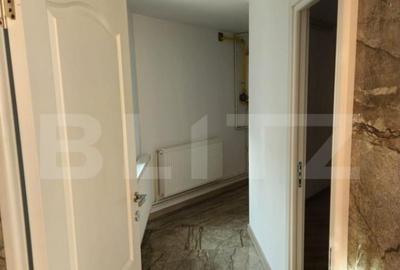 Casă cu 7 camere cu Teren 250 Mp în Central - 12