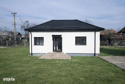 Casă cu 3 camere în Lăunele de Sus