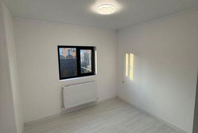 Casă cu 5 camere cu Teren 200 Mp în Pictor Rosenthal - 2