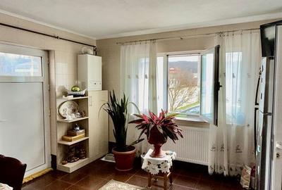 Casă cu 4 camere în Dângești - 3