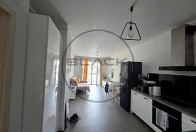 Apartament cu 2 camere semidecomandat, mobilat în Bună Ziua