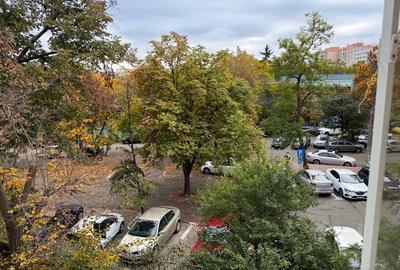 Apartartament 3 camere semidecomandat etaj 2/4 vedere Piața Miniș - 1