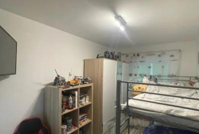 Apartament cu 3 camere decomandat în Hotvon