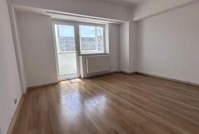 Apartament cu 4 camere decomandat în Decebal - 3