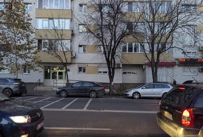 Spațiu comercial, de 55 mp, în Central - 3