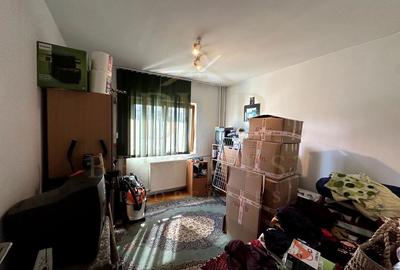 Apartament cu 3 camere semidecomandat în Dâmbovița - 1