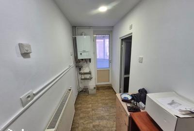 Spațiu comercial, de 90 mp, în Central - 12