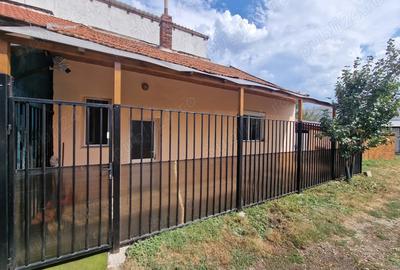Vand apartament la casa cu 1 camera in curte comuna pe str. cuza voda - 7