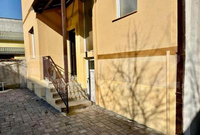 Vanzare Apartament 3 camere, 80mp utili, Zona 14 Mai - 7