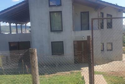 Casă cu 4 camere în Central - 3