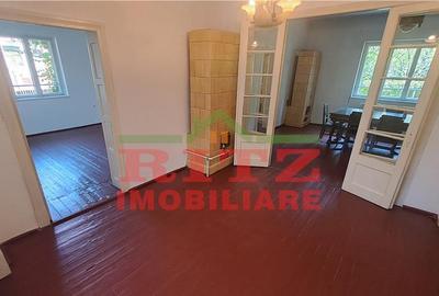 Casa/Vila garaj S= 185 mp, teren 416 mp, pretabila clini - 5