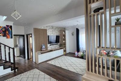 Casă cu 4 camere cu Teren 300 Mp în Central - 1