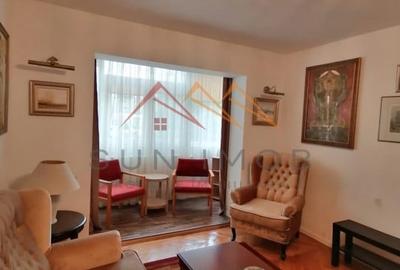 Apartament cu 2 camere semidecomandat, mobilat în Piața Centrală
