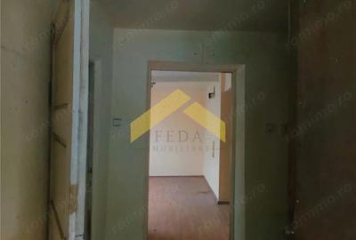 Casa cu teren 1757 mp in Sambateni de vanzare - 3