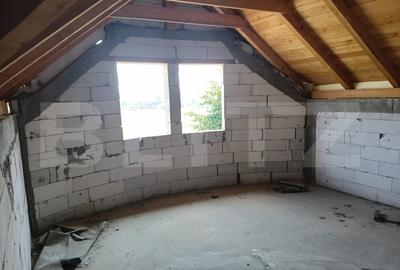 Casa la rosu 182 mp utili – 4 dormitoare + teren 438 mp, zona Orizont - 10