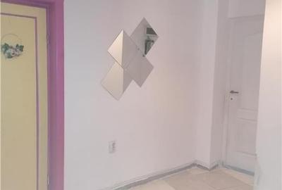 Apartament cu 3 camere semidecomandat în Central - 9