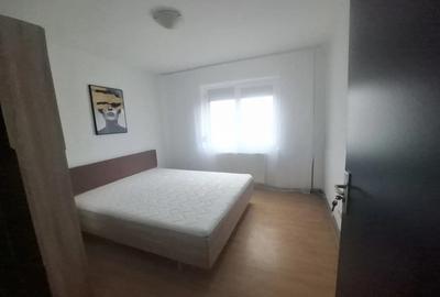 Inchiriez apartament 3 camere - 4