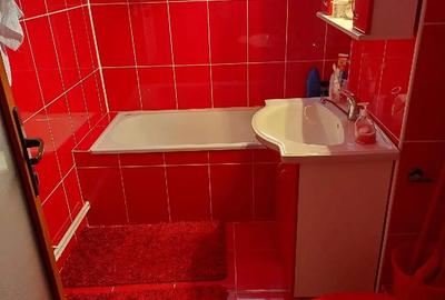 Apartament cu 2 camere decomandat în Petroșani