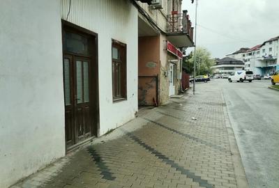 Casa cu 2 camere,bucatarie,magazie,teren 96m2,pt spatii comercial birouri,in zona centrala la strada - 4