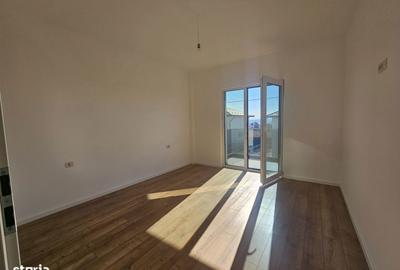 Casă cu 4 camere cu Teren 350 Mp în Rediu - 14