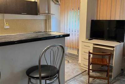 Garsonieră decomandată, mobilată în Tei - 3