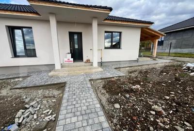 Casă cu 4 camere cu Teren 500 Mp în Unirea - 2