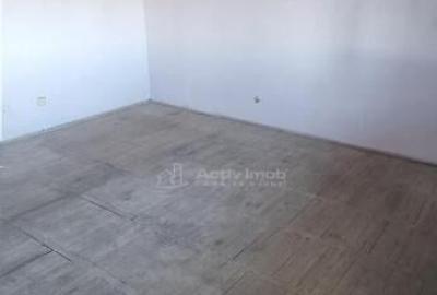 Garsonieră decomandată în Central - 2