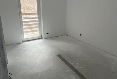 Casă cu 8 camere cu Teren 2100 Mp în Central - 14