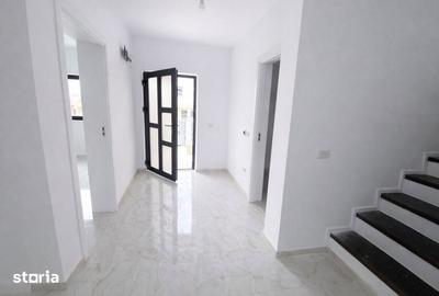 Casă cu 5 camere cu Teren 500 Mp în Podu Roș - 2