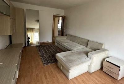 Apartament cu 2 camere, decomandat, , situat în zona Lunei - 3