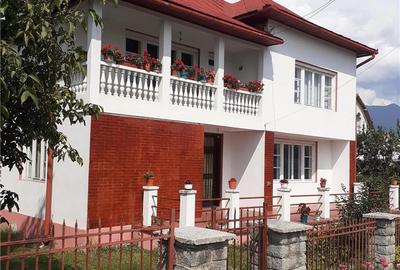 Casă cu 6 camere cu Teren 2400 Mp în Josenii Bârgăului - 8
