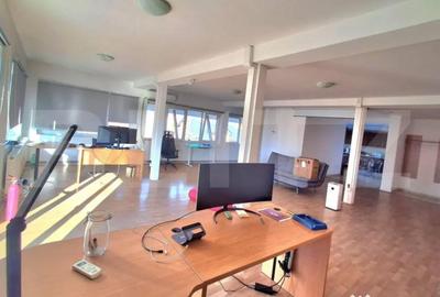 Casă cu 14 camere cu Teren 706 Mp în Soarelui - 8