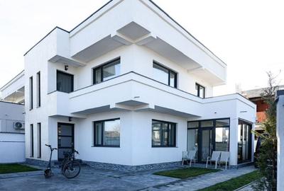 Casă cu 4 camere cu Teren 320 Mp în Central - 1