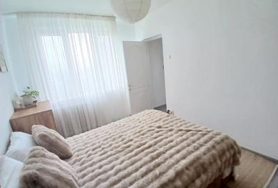 Apartament cu 3 camere semidecomandat în Rahova - 2