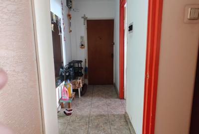 Apartament cu 4 camere decomandat în Centrul Civic - 2