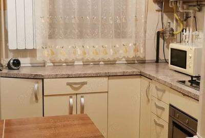 Proprietar- Apartament 2 cam de inchiriat- 2 locuri de parcare gratuite - 1