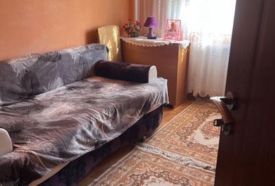 Apartament cu 3 camere semidecomandat în Central - 5