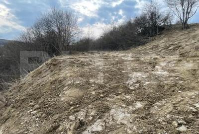 Teren de 1525 mp, în Central - 2