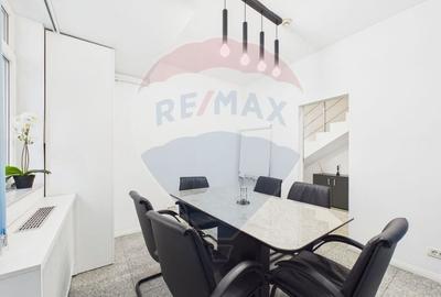 Apartament cu 4 camere decomandat în P-ța Unirii - 9